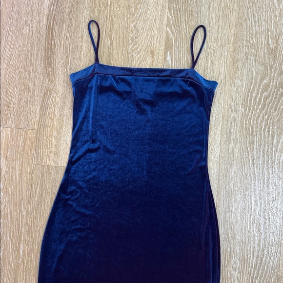 Vintage Finesse USA Blue Velvet Side Split Spaghetti Strap 90s Maxi Dress Gown M - Picture 6 of 10